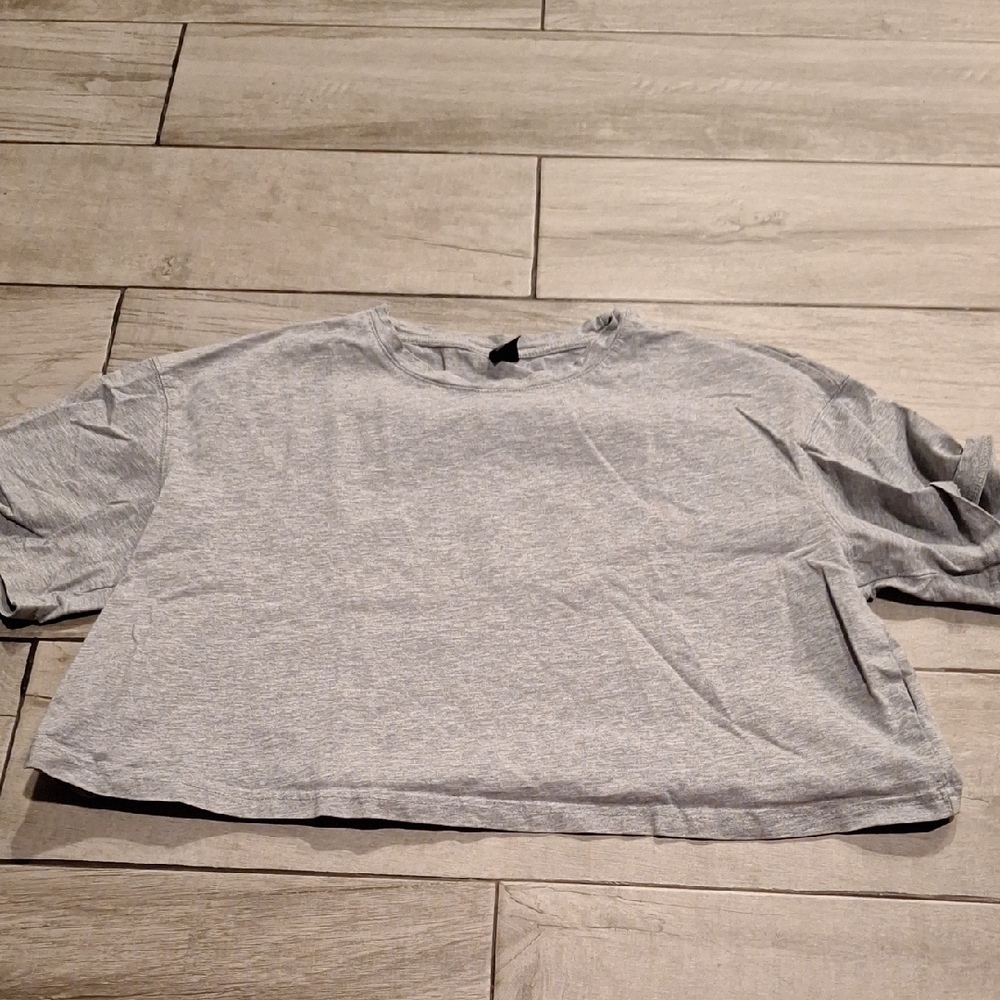 🍁SHEIN Heather Gray Cropped Casual Top💐